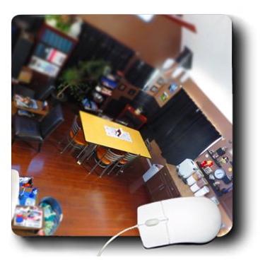 Imagem de 3dRose Mouse pad LLC 20 x 20 x 0,65 cm, uma pequena mesa para sala de jantar com móveis ao redor (mp_183618_1)