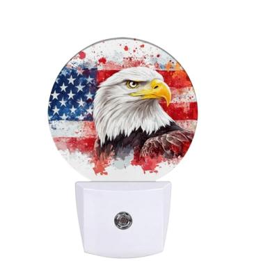 Imagem de Cosharkly Luz noturna de águia com bandeira americana, luzes noturnas em aquarela com sensor de anoitecer ao amanhecer para quarto, banheiro e sala de estar, lâmpada amigável para dormir