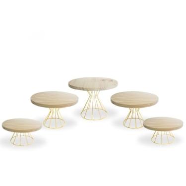 Imagem de Kit Boleira e Doceiras para Festas Aramado e Madeira Pinus ideal para aniversários, celebrações, decorações temáticas visual harmonioso e toque rústico-elegante(DOURADA)