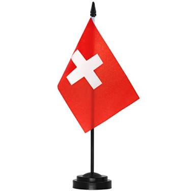 Imagem de Conjunto de bandeira de mesa de luxo Anley Suíça - Bandeira de mesa suíça CH miniatura de 6 x 4 polegadas com poste sólido de 12" - cor vívida e resistente ao desbotamento - base preta e topo de lança