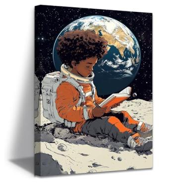 Imagem de ZXHYWYM Arte de parede em tela de astronauta pintura infantil afro-americana menino negro africano impressões em tela imagens espaciais para berçário decoração de quarto de crianças emolduradas (40,6