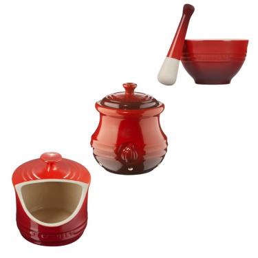 Imagem de KIT LE CREUSET PILÃO COM MACERADOR 300ML POTE DE ALHO PORTA SAL 300ML EM CERÂMICA VERMELHO