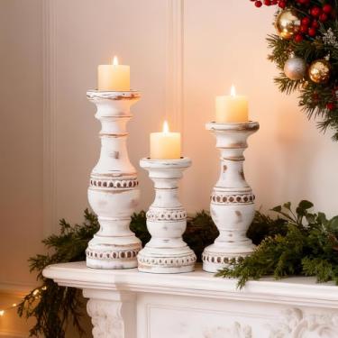 Imagem de HuiDao Conjunto de 3 castiçais para pilar, suporte de vela de madeira maciça de fazenda, suporte de vela de madeira rústica, porta-castiçais de madeira pequenos vintage decorativos para sala de estar