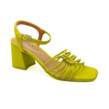 Imagem de Sandália Ramarim Salto Médio Grosso Napa Pistache Tira Fivela 34231 - 39 - Verde Limão-Feminino