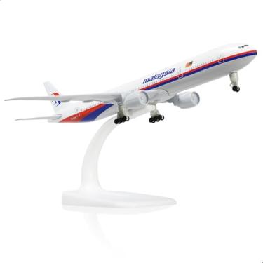 Imagem de QIYUMOKE Modelo de avião de metal fundido Boeing 777 Malásia 1/300 com suporte -777 Modelo de avião para adultos com suporte (21 cm de comprimento) Presentes para entusiastas de aviação, decorações de