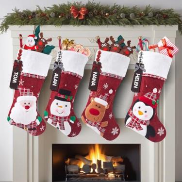 Imagem de Meias de Natal personalizadas com etiquetas de nome, meias vermelhas grandes de Natal de 45,7 cm, bolsa de presente para crianças, lareira, escadas, decoração de árvore de Natal (4 pacotes)