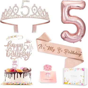 Imagem de Decorações de aniversário para meninas, incluindo topo de bolo de aniversário de 5 anos, faixa rainha com pino de pérola, coroa de tiara de strass doce, conjunto de velas e balões de número, ouro rosa