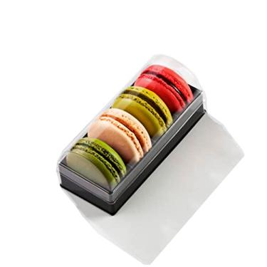 Imagem de Pastry Chef's Boutique Macarons franceses de plástico com base transparente e preta pequenas caixas de presente – Comporta 4 macarons – Tamanho da cavidade 4 cm x 2 cm – Pacote com 20
