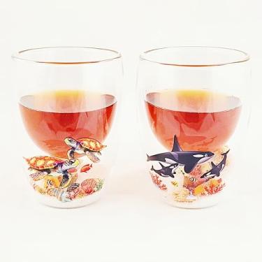 Imagem de Ocean Explorer Canecas de vidro de parede dupla pacote com 2 - design de orca e tartaruga marinha com areia de praia e conchas no interior - 250 ml copos isolados