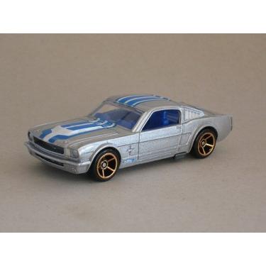Imagem de Hot Wheels Ford Mustang Fastback Silver 2010-004