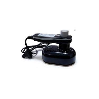 Imagem de Ferro de Passar Portátil Bivolt, 32W, Preto, 50ml Tanque de Água, 127V-220V, Compacto para Viagem, 7.5x6x11.5cm, Inclui Copo Dosador