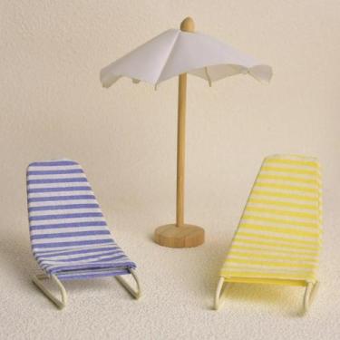 Imagem de Cadeira De Praia Miniatura Em Ferro Forjado 1:12 Com Guarda-Sol De Mad