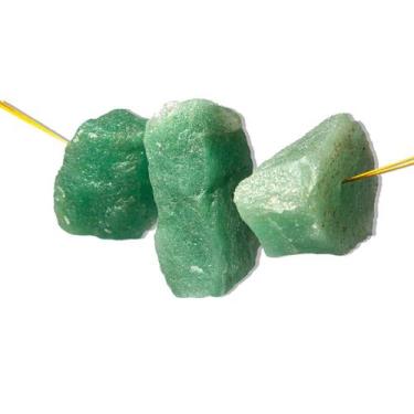 Imagem de 03 Cascalho Quartzo Verde Natural Furo Central 20 a 30mm - CristaisdeC