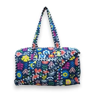 Imagem de Bolsa de viagem acolchoada de algodão para mulheres – Bolsa leve de fim de semana com alça de ombro, bolsos e tecido acolchoado macio – Mala de mão para viagem, academia, ioga e praia, Bolsa esportiva