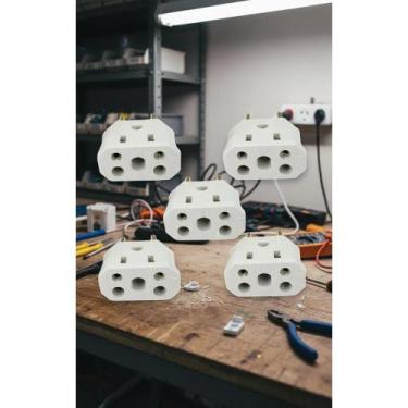 Imagem de 5 Adaptadores Tomada 10A/20A 3/2 Pinos: Mais Conexões! - Congratulatio