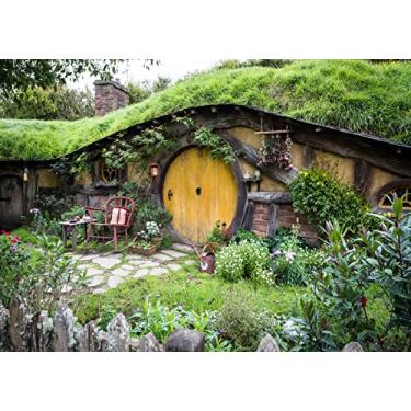 Imagem de BELECO Tecido de 1,5 x 0,9 m de pano de fundo de caverna Hobbiton Matamata Rural Living Cabin Green Grass Garden for Hobbit Decor Background for Ring Lord Fans Party Birthday Party Decoration Banner