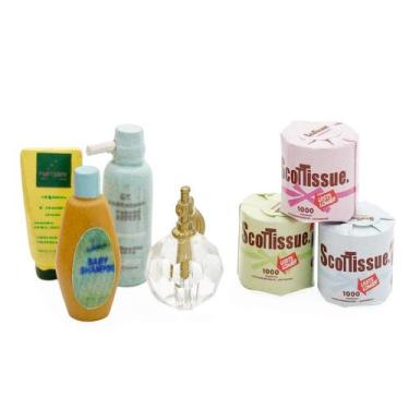 Imagem de Rolos de papel higiênico em miniatura e shampoo Perfume Odoria
