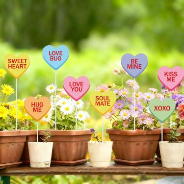 Imagem de FYSUIMU 9 peças de estacas de plantador em forma de coração para dia dos namorados, estacas decorativas de jardim, doces, conversa, coração, quintal, placa para aniversário, festa de casamento