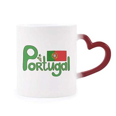 Imagem de Caneca de grés com estampa verde da bandeira nacional de Portugal sensível ao calor que muda de cor vermelha