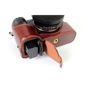 Imagem de BolinUS Capa feita à mão de couro legítimo de verdade para Sony Alpha A7 A7R A7S versão de abertura inferior + alça de mão, Coffee