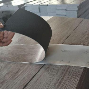 Imagem de Piso Vinilico Autocolante Régua Madeira Caixa 4m2 - EUROFLOOR, Nogueir