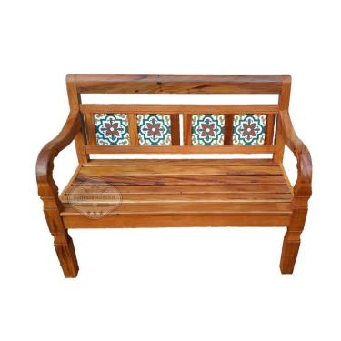 Imagem de Conjunto Banco Namoradeira E Mesa De Centro Em Madeira De Demolição Com Detalhes Em Ladrilho Sudeste Rústico