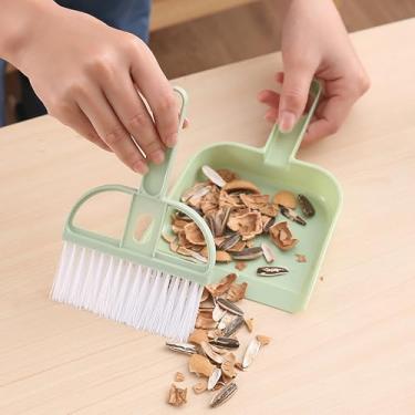 Imagem de Conjunto de mini escova de limpeza de mesa e pá de lixo – vassoura compacta verde para rachaduras de cozinha e pelos de animais de estimação