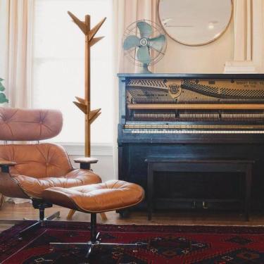 Imagem de Mancebo Chão Reticulado Madeira Com Arara De Roupas E Bolsa - Resion