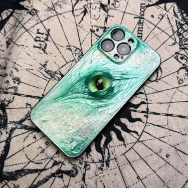 Imagem de Unitvbba Capa de telefone gótica 3D feita à mão com olho de monstro – Ajuste personalizado para todos os modelos de telefone – Exclusivo para fãs de terror, cosplay, amantes de estética escura