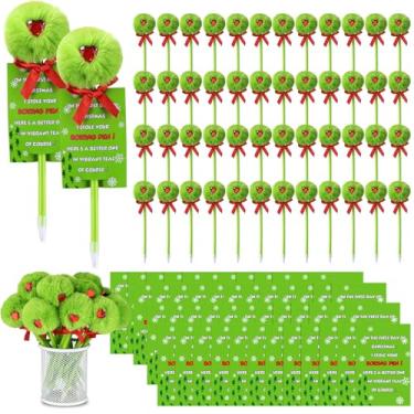 Imagem de Ctosree Canetas esferográficas pompom felpudas de pelúcia verde de Natal com cartões de inserção de caneta de 6 x 9 cm - laço vermelho festivo e design de coração 3D, lembrancinhas de festa de fim de