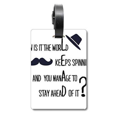 Imagem de Questão aos líderes com citação famosa, bolsa, etiqueta para bagagem, cartão para pendurar