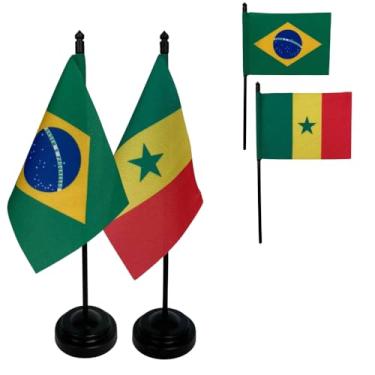 Imagem de Kit Bandeiras de Mesa Brasil e Senegal, Base e Haste em Plástico Preto, Tecido Oxford, Uma Face