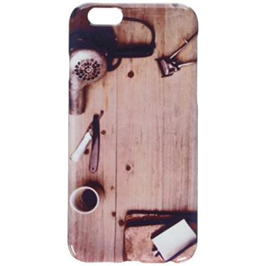 Imagem de Equipamento vintage de barbearia em fundo de madeira com lugar para capa de celular iPhone 6