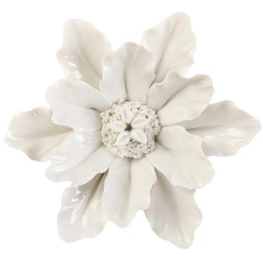 Imagem de ALYCASO Decoração de parede de flor de cerâmica arte 3D artesanal escultura de flores presentes modernos para sala de estar corredor quarto sala de jantar ao ar livre branco K8 18 cm