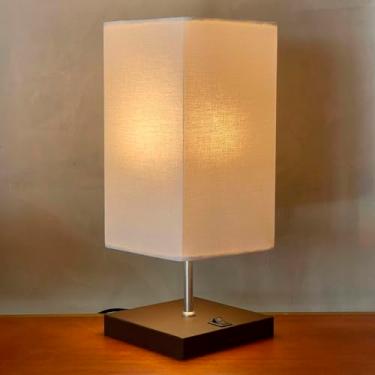 Imagem de Abajur luminária de Mesa Clássico Quadrado Marrom de alumínio Com Interruptor Com Cúpula bege Ref 49 Decoração Casa e Sala, Escritório, Quarto, Cabeceira Cama