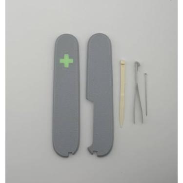 Imagem de Balanças de plástico personalizadas para canivete suíço de 91 mm | Capas de alça com logotipo da cruz que brilha no escuro e slots para pinças, palitos de dente e alfinete | Atualização de canivete