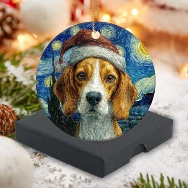 Imagem de Enfeites de cerâmica de Natal 2025 – Enfeites de animais fofos – um Beagle Hound usando chapéu de Natal design de noite estrelada para decorações de árvores de Natal 7,6 cm