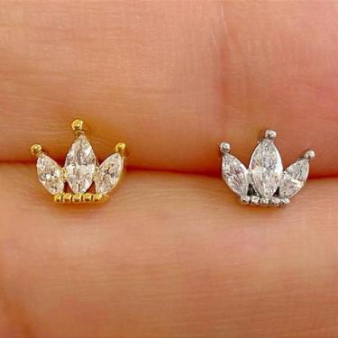 Imagem de Labret em Aço Cirúrgico com Coroa Princesinha - Dourado com Zircônias 