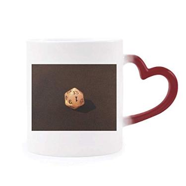 Imagem de Caneca branca de jogos com foto sensível ao calor Caneca vermelha que muda de cor