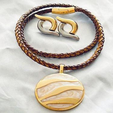 Imagem de Colar em Couro Country Banhado a Ouro 18k Joias Lepich - Semi-joias le