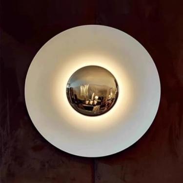 Imagem de Luminária de parede redonda de LED 7W para ambientes internos, ideal para cabeceira, luz branca quente 3000K. Anel decorativo de 30cm para sala de estar, corredor e quarto.