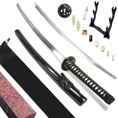 Imagem de Espada Katana Iaito Kasen Saikoukyuu Funcional Aço Carbono 1045 temperado sem fio de corte + Capa + Suporte p/ 3 Espadas + Lubrificante + Caixa (93749)
