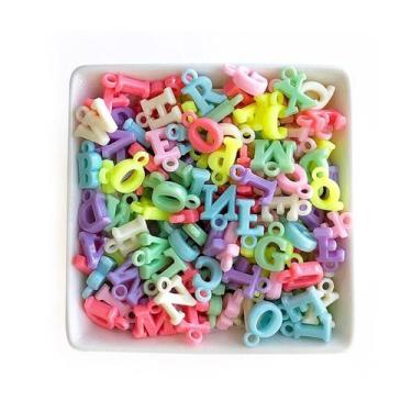Imagem de Pingente Letras Candy Color Claro 100un 9x14mm Para Pulseira Colar - M