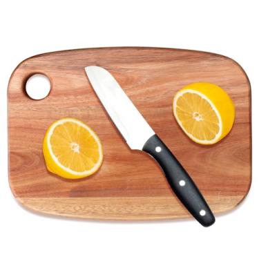 Imagem de Gtencemen Tábuas de corte pequenas de madeira de acácia para cozinha com pendurar – Tábua de corte de madeira média para legumes, frutas, pão, carne, queijo, charcutaria - livre de BPA, 25,4 cm x 20,3