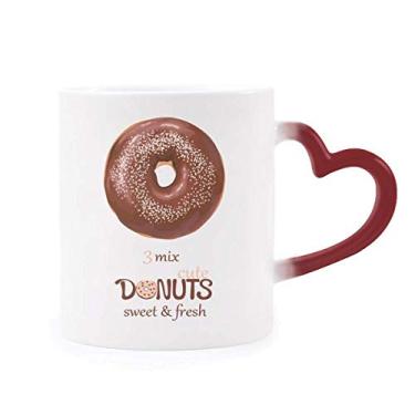 Imagem de Caneca de chocolate com rosquinha de sobremesa doce sensível ao calor Caneca vermelha que muda de cor
