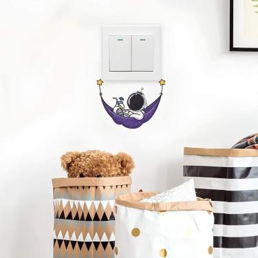 Imagem de Adesivo Para Interruptor Astronauta Deitado