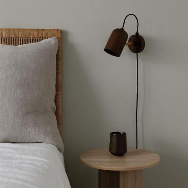 Imagem de Arandela de Parede Olga com Cúpula Articulada e Design Versátil - lumi