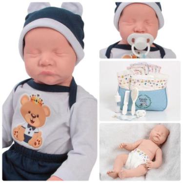 Imagem de Bebê Reborn Urso Menino com Bolsa Azul e Acessórios - Cegonha Reborn D