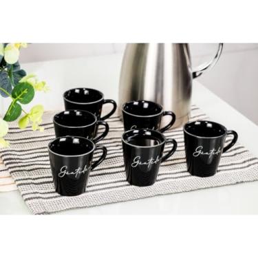 Imagem de Caneca Xícara de Porcelana Preta – Desenho Coração Tulipinha, Ideal para Café, Cantinho do Café e Presente de Gratidão (Preto)