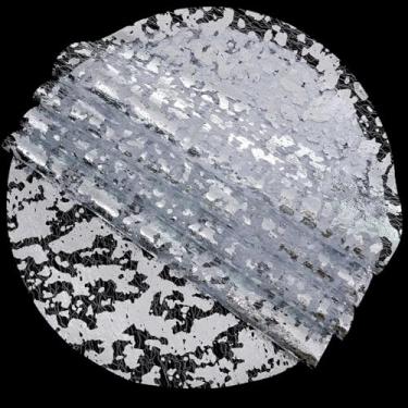 Imagem de Jogo americano prata tapete de mesa descartável redondo 33 polegadas folha prata papel malha prensada toalha de mesa metálica fina caminho de mesa para decoração de casa, jantar, casamento, festa de